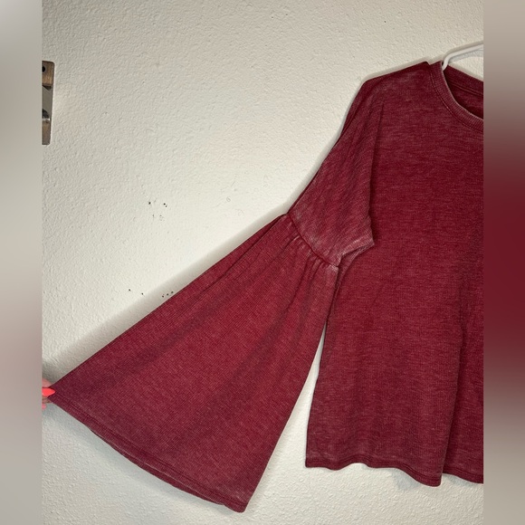 Xhilaration Bell sleeve - Picture 2 of 3